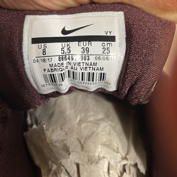 Nike Air Max 90 Burgundy Leather Woman Sneakers Size 8 - Almost New! - Picture 5 of 7